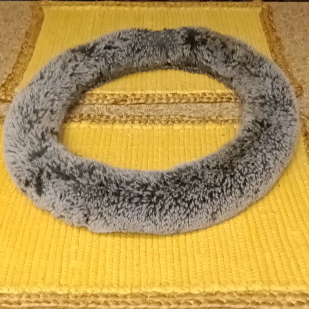 Steer wheel cover 14"x15" gray  thick fuzzy New